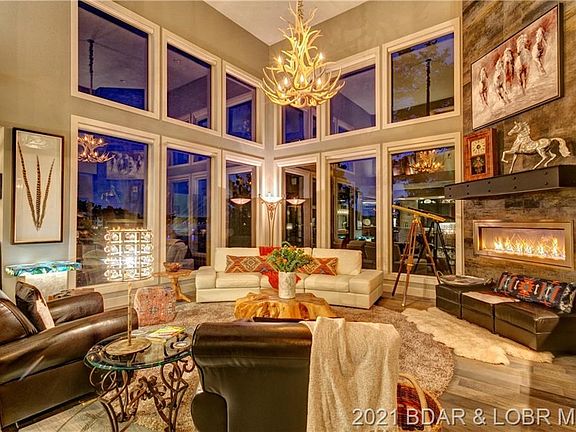2nd image of 30 Greystone Ct