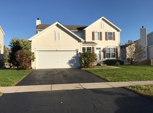 200 Woodland Park Cir, Gilberts, IL 60136