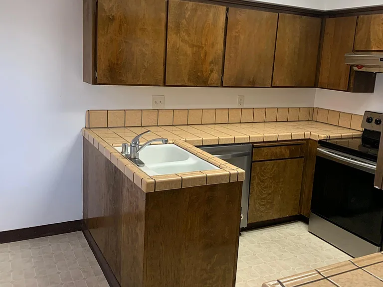 1277 E Fremont Ter — Photo 11