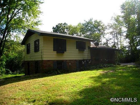 2nd image of 199 Columbia Cir