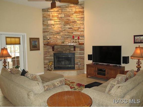 5th image of 3047 N Sheriff Dr