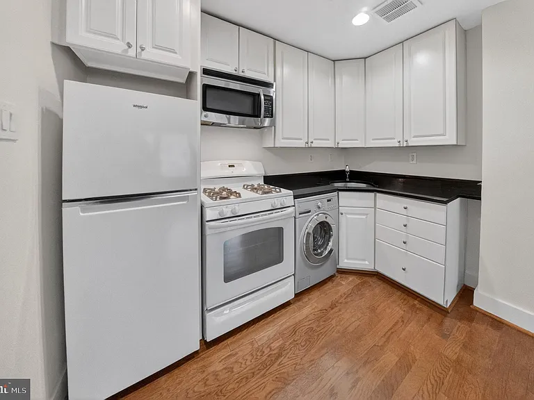 4840 Macarthur Blvd NW #401 — Photo 8