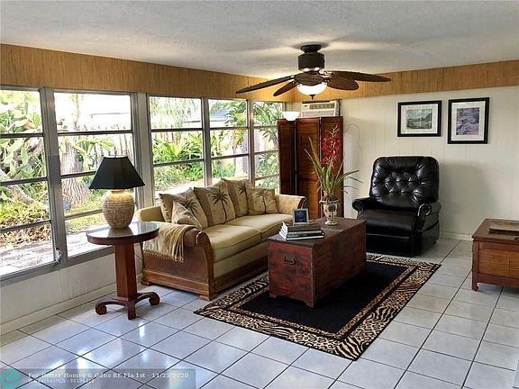 4th image of 721 SE 5th Ct