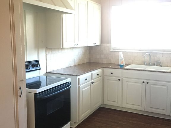 2nd image of 608 Woodcrest Ln