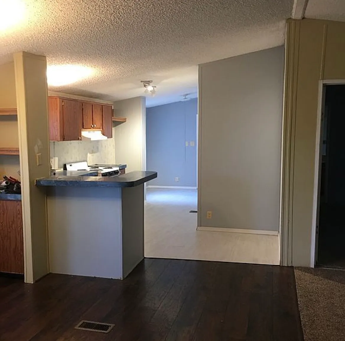3 bed, 1152 sqft, $1,195 — Photo 2