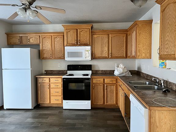 2nd image of 1123 NW Willow Dr