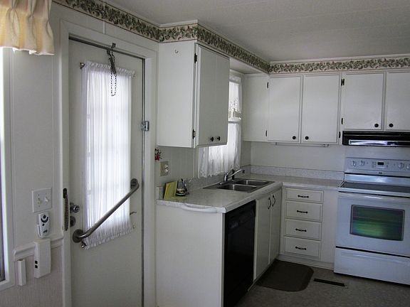 5th image of 118 Park Ln