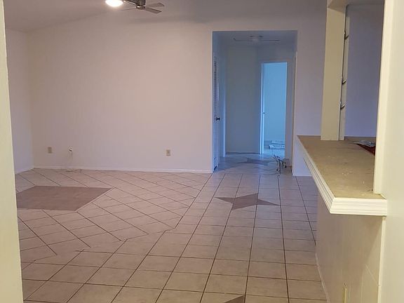 4th image of 4539 Pelican Blvd