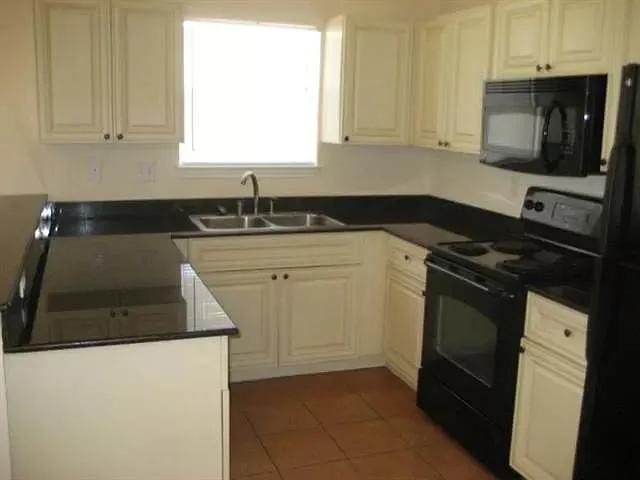701 Claremont Pkwy #A — Photo 4