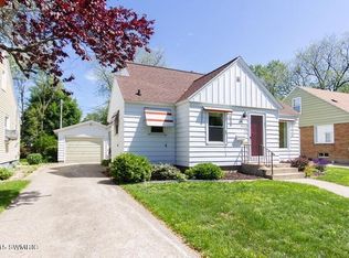 275 W 24th St, Holland, MI 49423