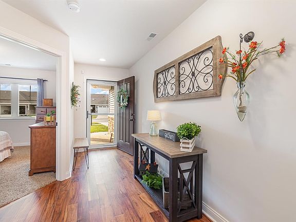4th image of 10407 Red Rock Pl