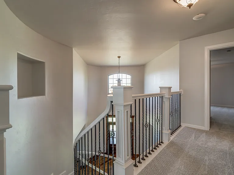 22525 Lindy Ter — Photo 43