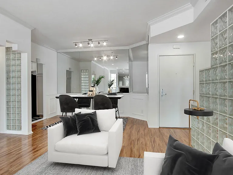 311 S. Swall Drive Apartments — Photo 19