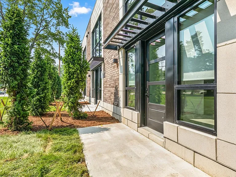 Tienken Trail Lofts — Photo 9