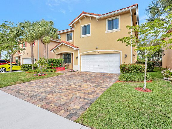 2nd image of 4779 Foxtail Palm Court Court