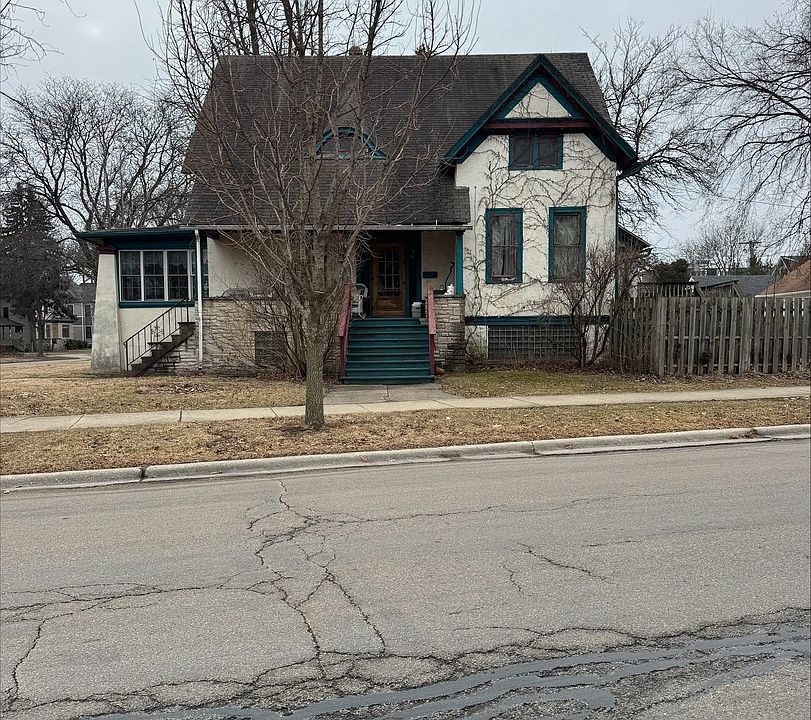2nd image of 42 7th Ave