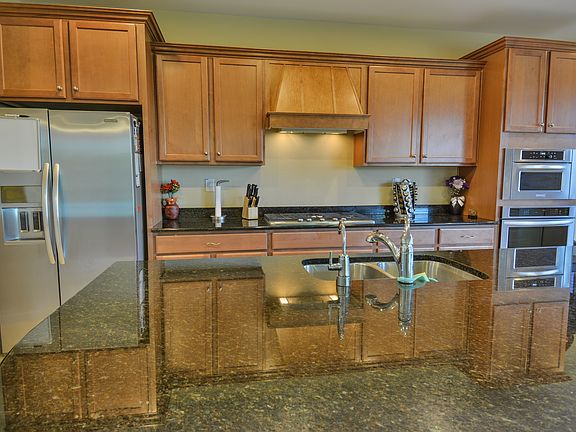 5th image of 21649 N 38th Pl