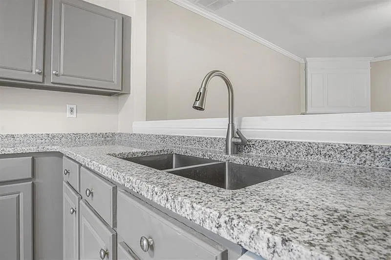 3 bed, 2.5 bath, 1456 sqft, $2,100 — Photo 4