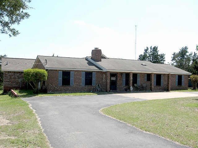 1st image of 406 Windy Ln