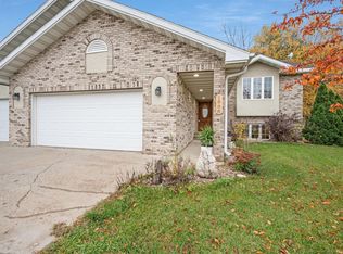 1008 Westwood Dr, Saint James, MN 56081