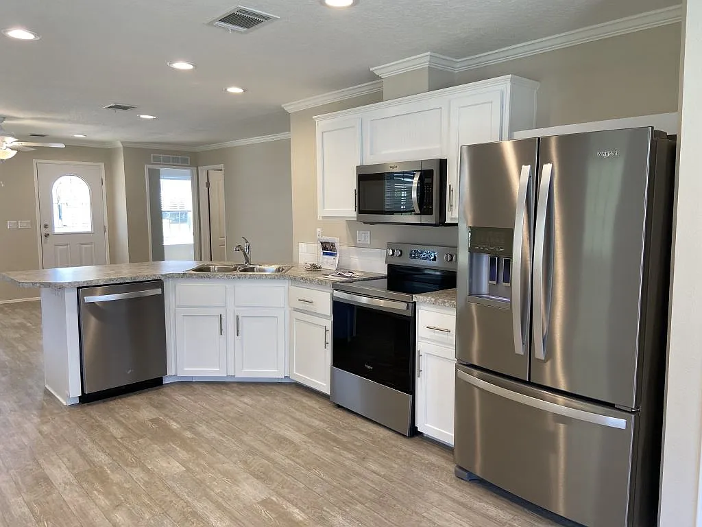 2 bed, 2.0 bath, 1147 sqft, $1,649 — Photo 4
