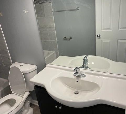 5th image of 642 Melrose Ln #1