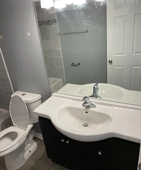 642 Melrose Ln #1 — Photo 5