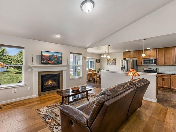 4th image of 609 N 81st Ave