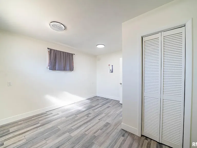 324 S James St — Photo 12