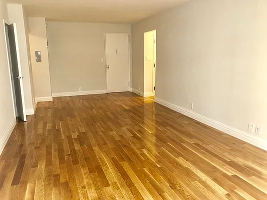 Rented by Stonehenge NYC LLC | media 2