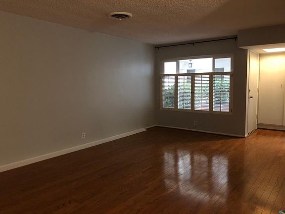 3rd image of 504 N Louise St APT 2