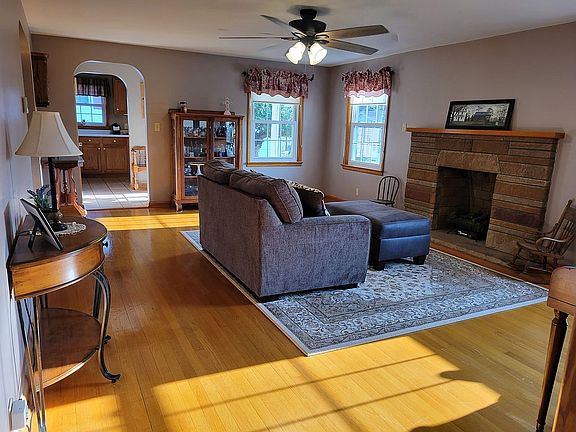 4th image of 716 Halbar Dr