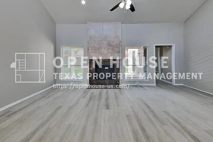 3 bed, 2.0 bath, 1567 sqft, $1,900 — Photo 4