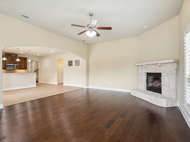 4213 Pecan Bend Ln — Photo 9