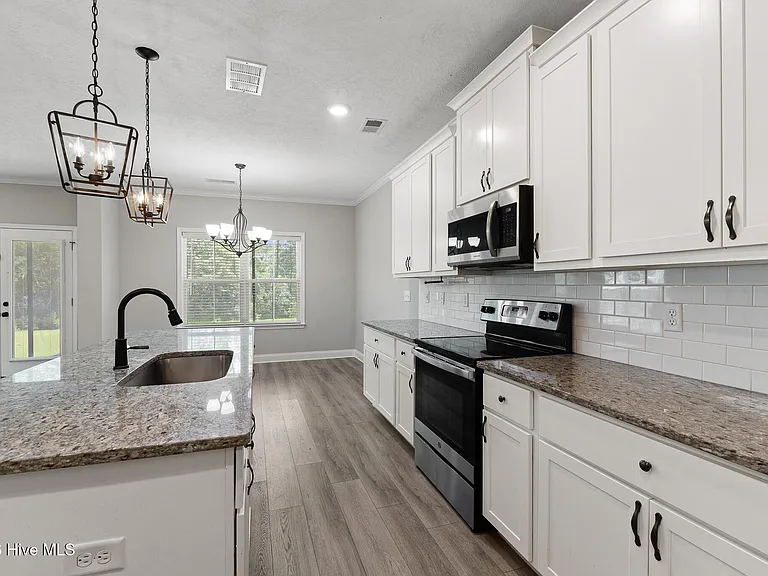 2097 Limerick Ct — Photo 6