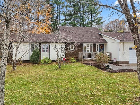 3rd image of 109 Heather Ln
