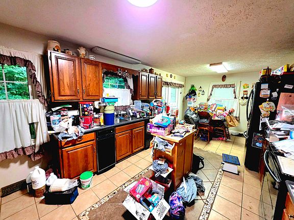 5th image of 822 Henson Rd