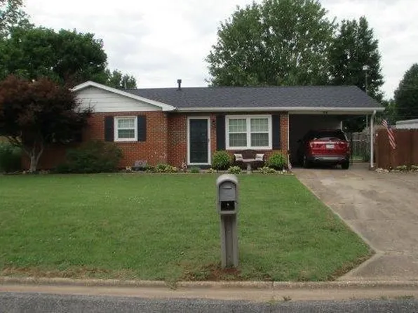 918 Crescent Dr, Sikeston, MO 63801