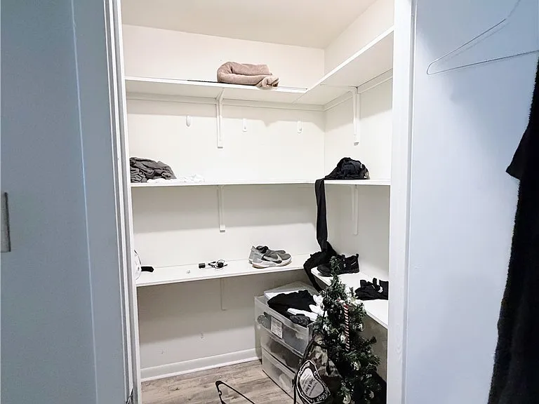 1118 S Dexter Dr — Photo 10