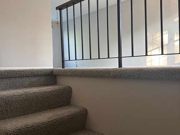 2nd image of 505 Arlington Ct