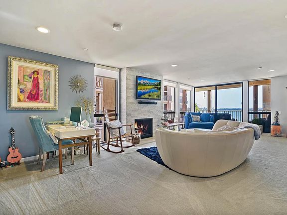 3rd image of 1125 Pacific Beach Dr Unit 303
