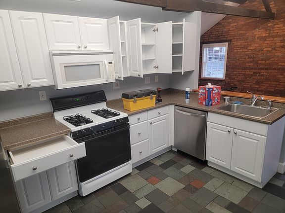 3rd image of 214 S New St Floor 2