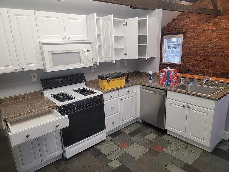 214 S New St #2 — Photo 3