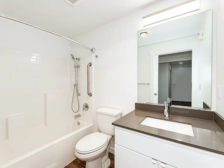LYLA Eastlake Apartments — Photo 22