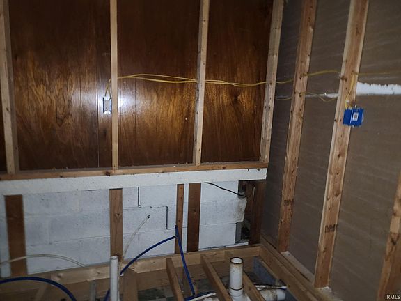 3rd image of 524 E Northern Ave