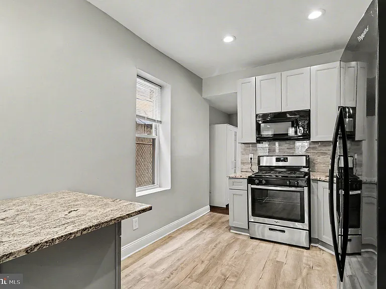 2238 Oakford St — Photo 11