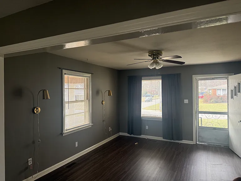 2602 Waltham Dr NE — Photo 6