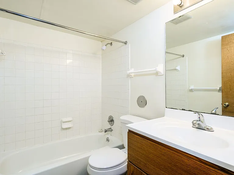 Oak Forest Apartments — Photo 49