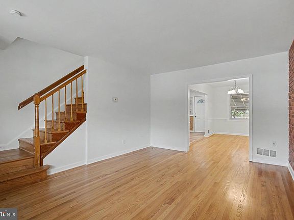 5th image of 1233 Delbert Ave