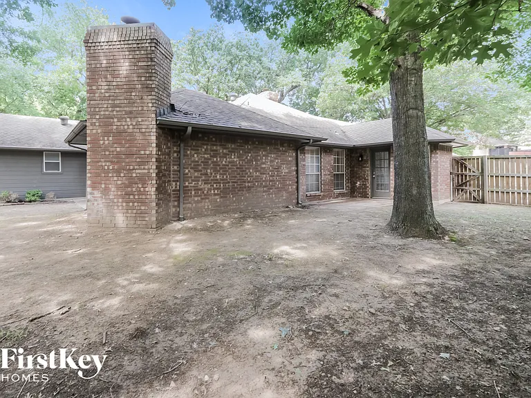 542 Renee Ln — Photo 15